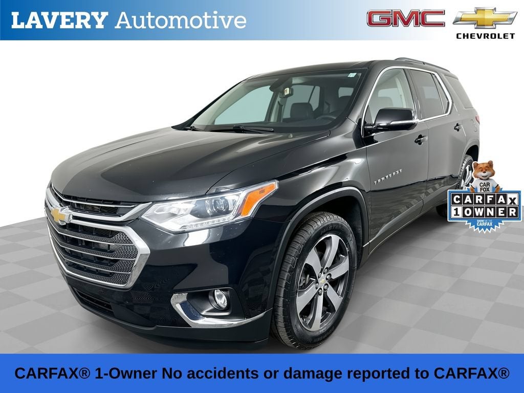 2020 Chevrolet Traverse LT Leather in Mosaic Black Metallic — front three-quarter view